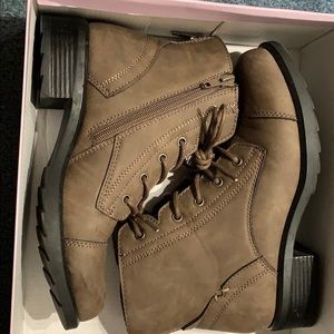 Madden Girl combat boot size 6
